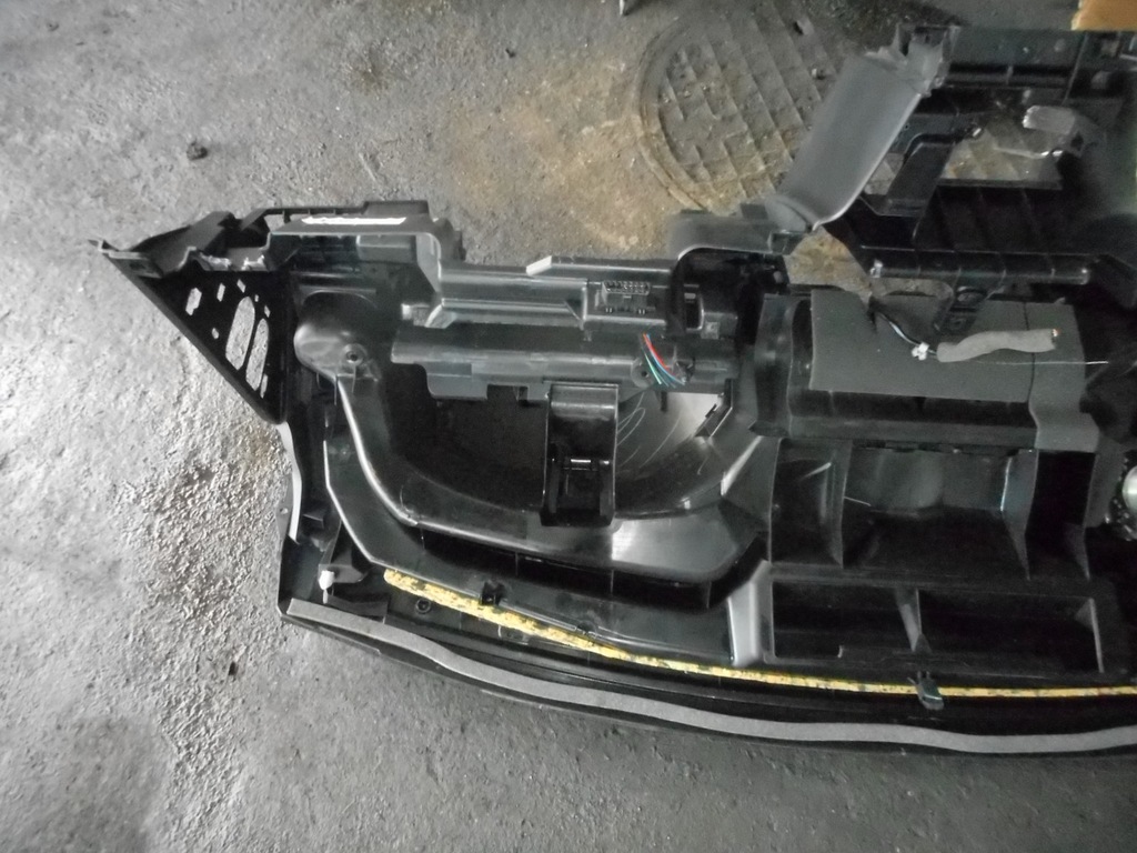 фото №5, Mazda 6 04-07 lift панель приладів приладова консоль europ