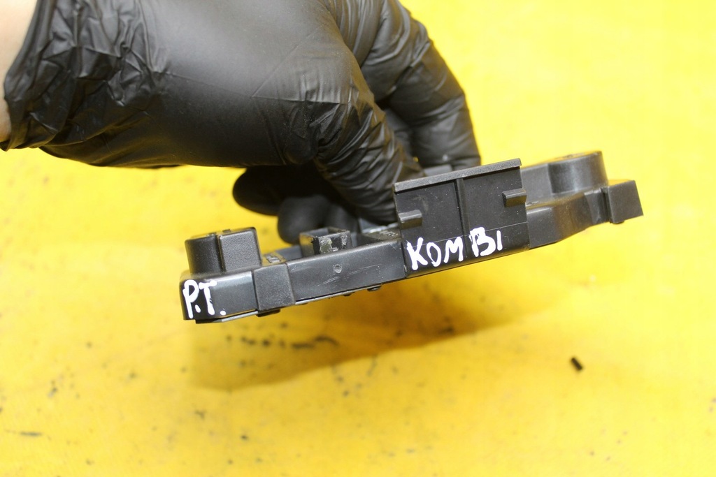 фото №6, Вкладыш лампы правый задняя задний audi a6 c5