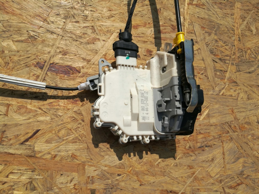 фото №2, Audi a4 b8 замок дверь левый задняя 8k0839015c