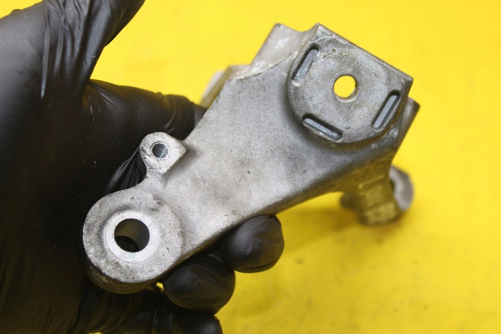 фото №5, Кронштейн двигателя audi s4 b6 4.2 b bbk 4z7199307b