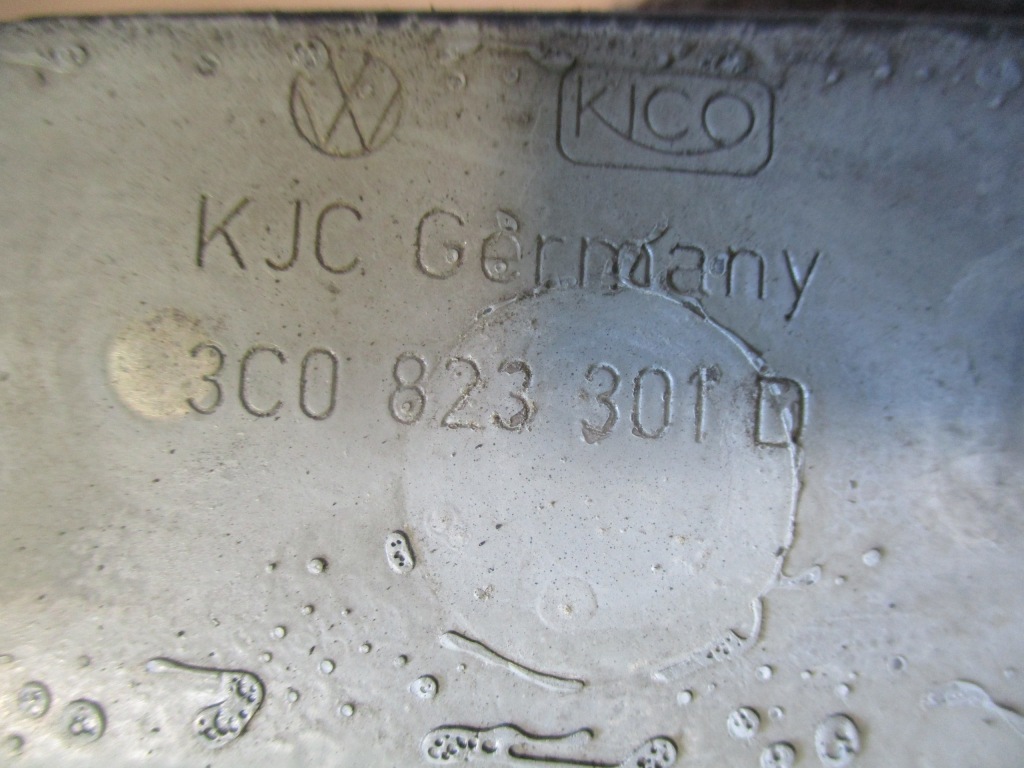 фото №2, Vw passat b6 петля капот лівий 3c0823301d