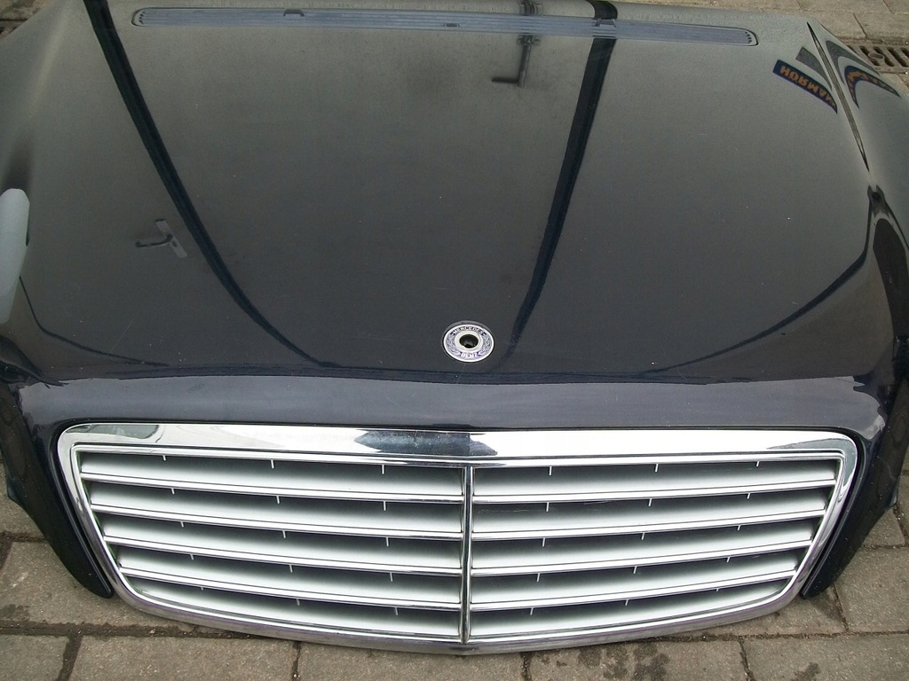 фото №1, Mercedes c-klasa w203 капот решётка радиатора разные цвета