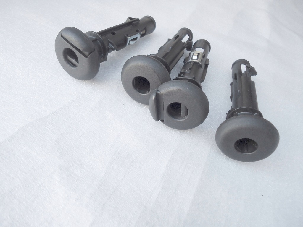 фото №1, Citroen c3 кронштейн підголівник оригінал