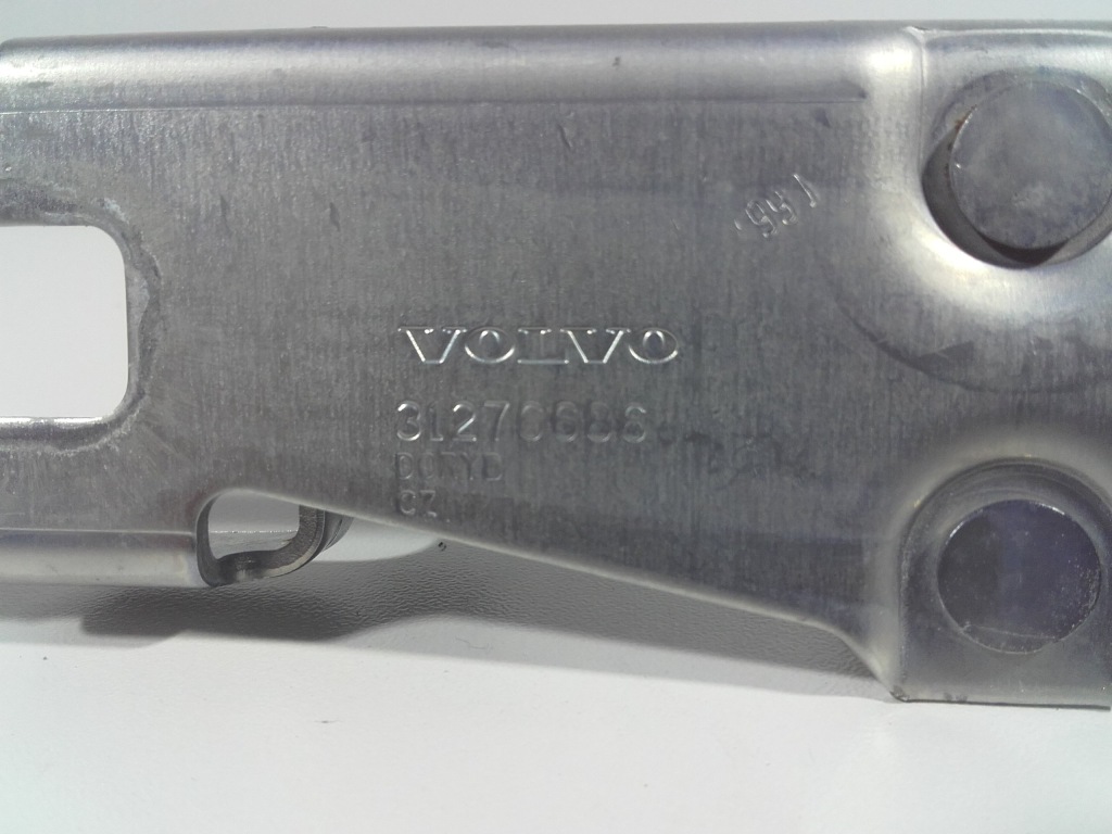 фото №3, Volvo v40 16r засов замка крышки задняя