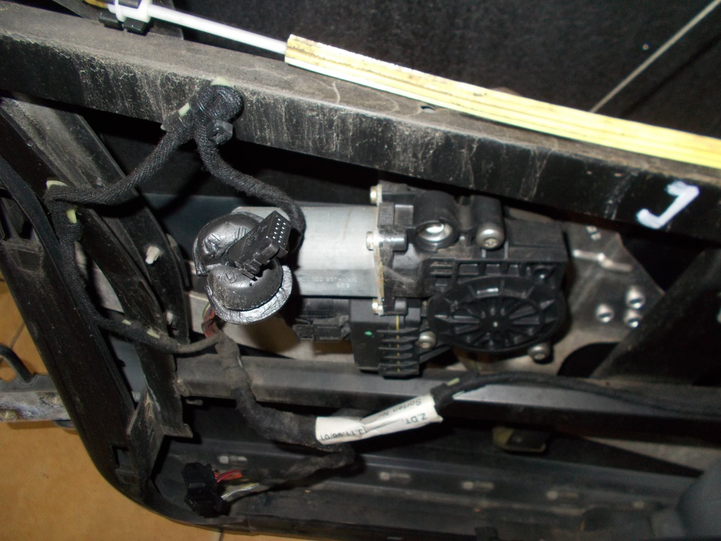 фото №1, Audi a6 c5 подъемник стекло правый левый задняя рамка