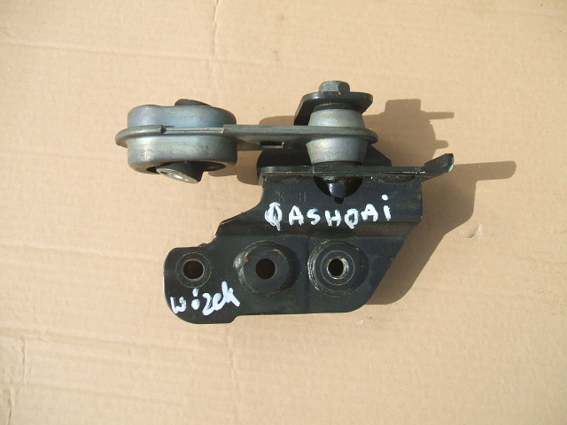 фото №1, Nissan qashqai ii j11 13- кронштейн подушка коробки передач