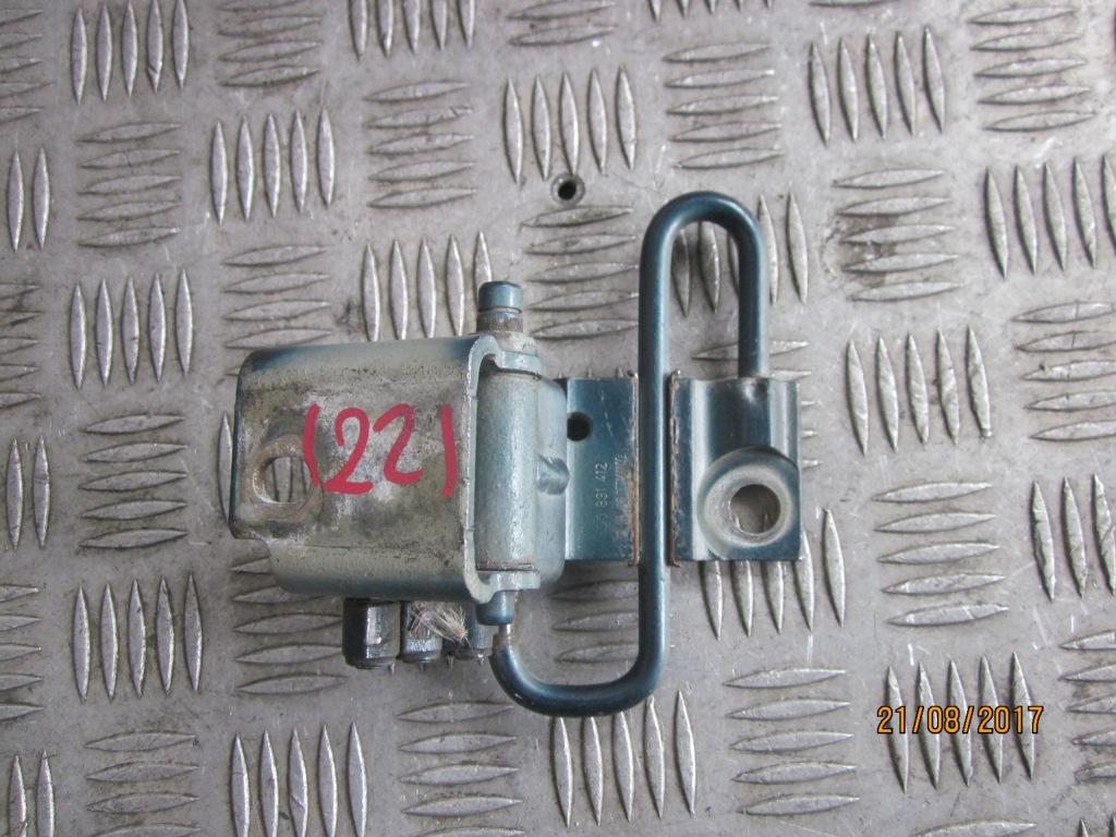 фото №1, Петля дверь правый перед vw polo iv 01-04r