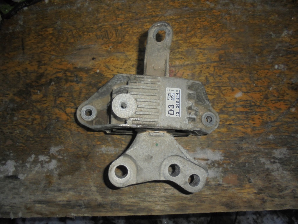 фото №1, Кронштейн подушка astra j zafira c 13248544 d3