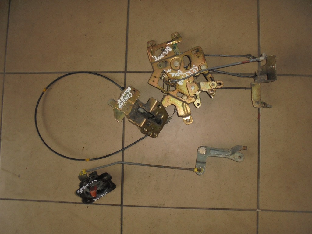 фото №1, Nissan serena 2.3d замок боковой kpl