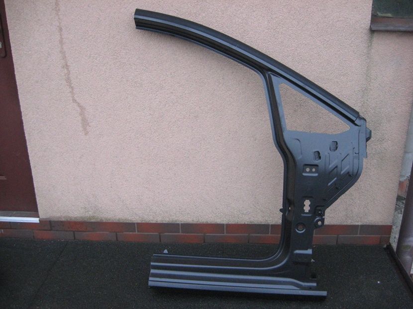 фото №1, Правый порог - блок двигателя - vw sportsvan - новый оригинал