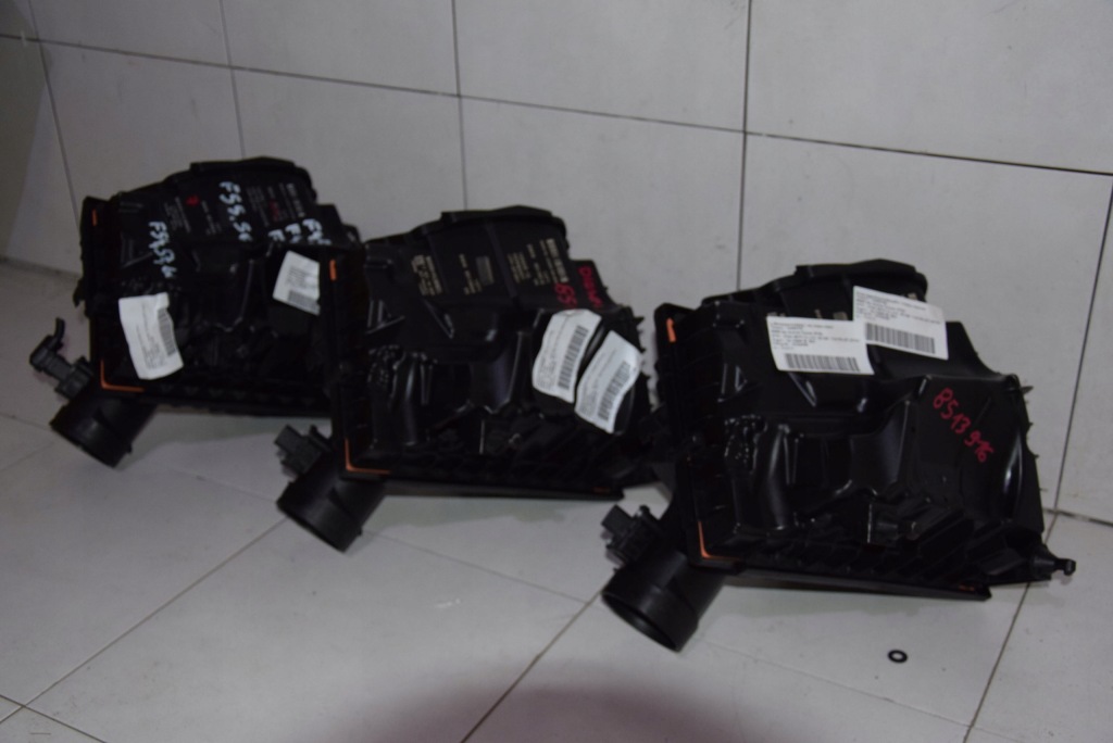 фото №3, Bmw оригинальный номер 8513916 корпус фильтра воздуха