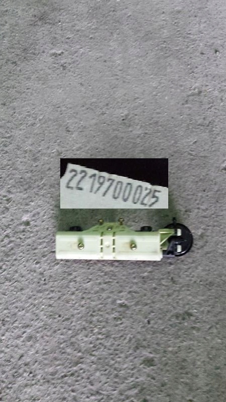 фото №1, Механизм подголовник задняя mercedes s 221 w221 2219700025