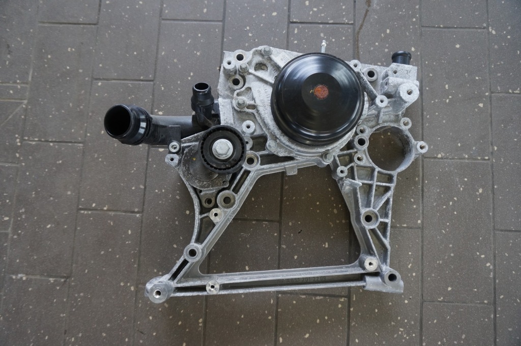 фото №1, Насос wody кронштейн mercedes w205 2.2 cdi 651