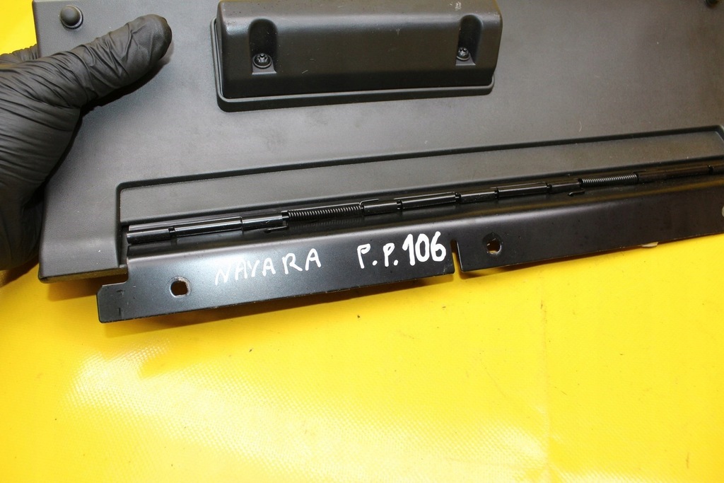 фото №6, Бардачок правый перед navara d40