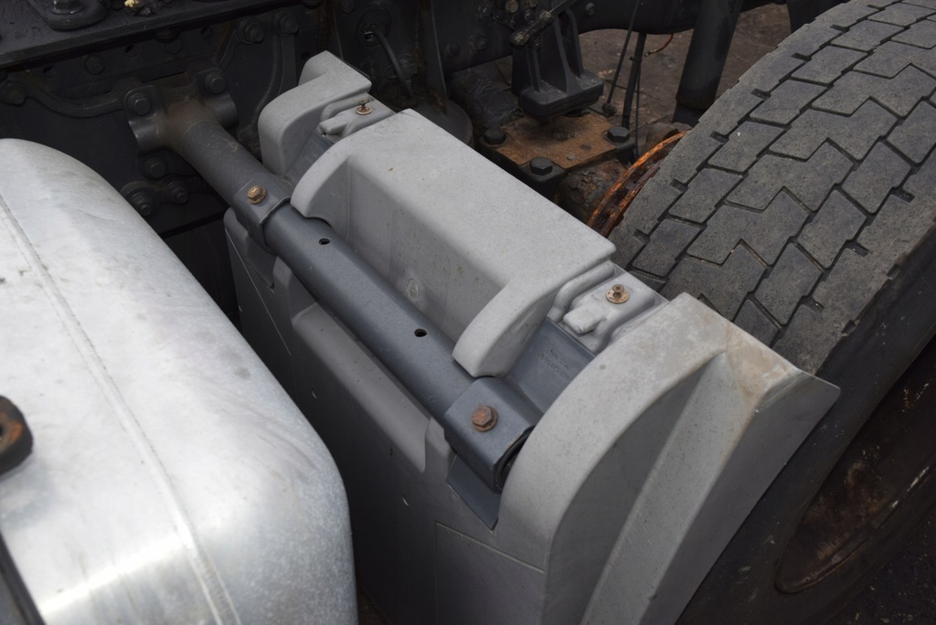 фото №6, Кріплення крила кронштейн mercedes actros mp3