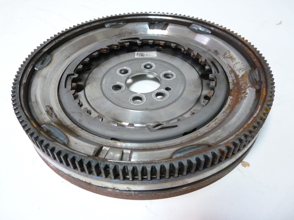 фото №1, Mbm vw passat b8 колесо двухмассовый 1.4tsi 03l105266dn