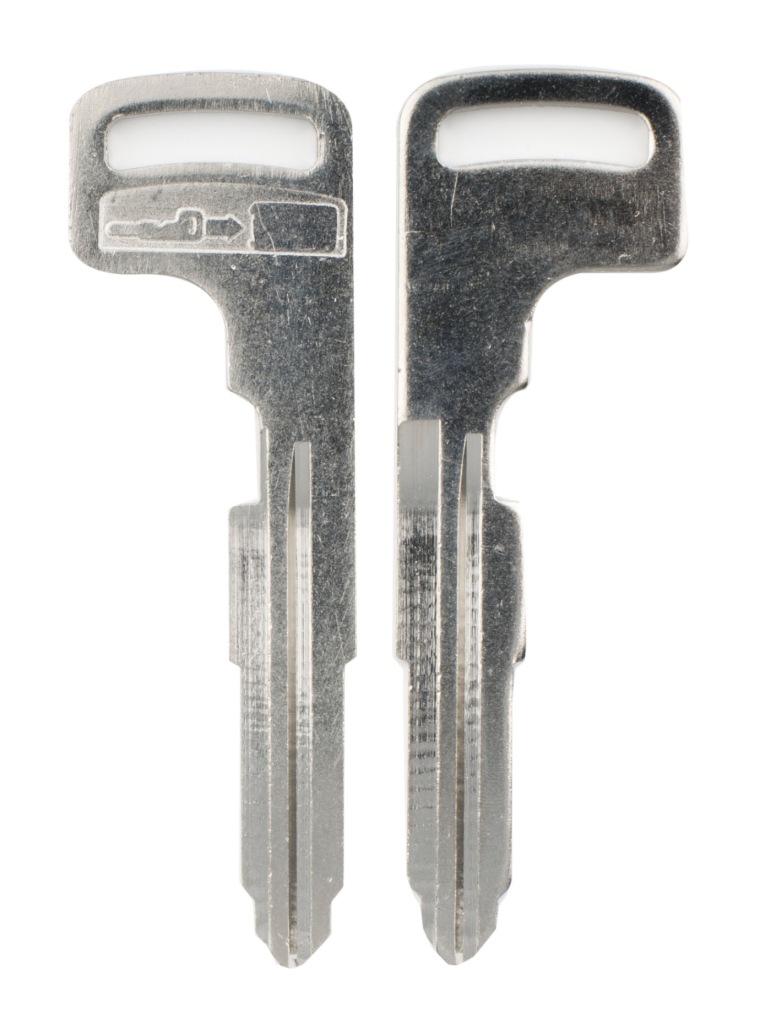 фото №1, Mitsubishi montero outlander ключ жало корпус